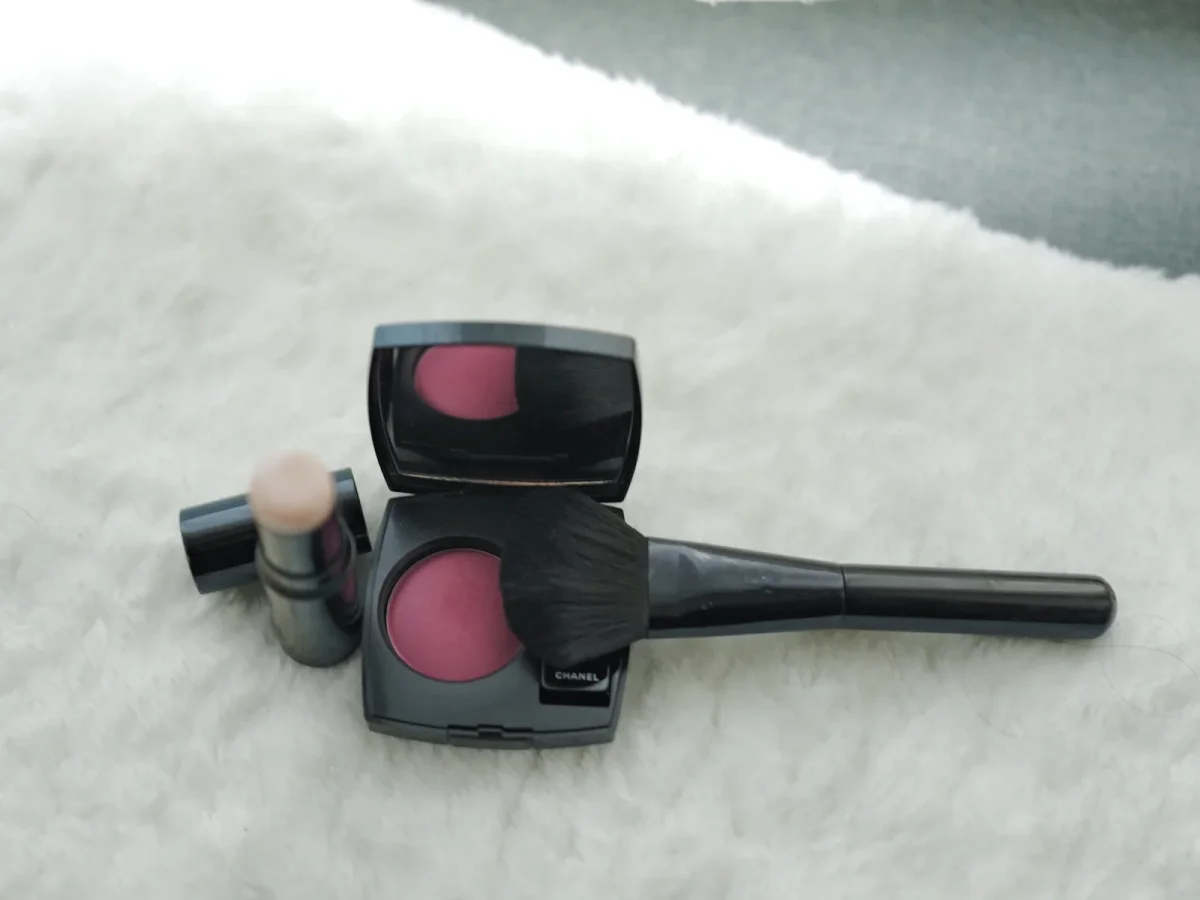 Highlighter + Pigmented Blush